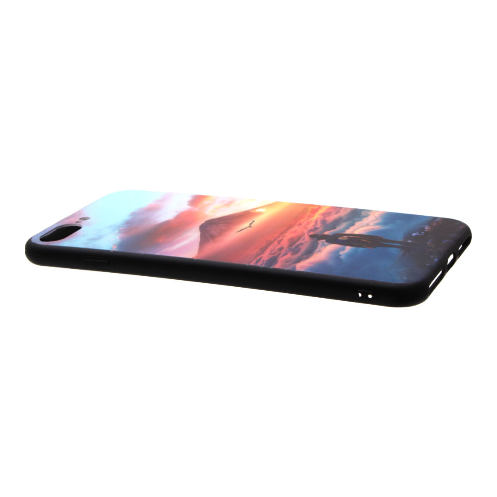 Накладка iPhone 7/8 Plus пластиковая с резиновым бампером Турист у горы