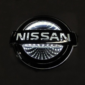 Эмблема NISSAN Tiida с белой подсветкой (10*6,9)